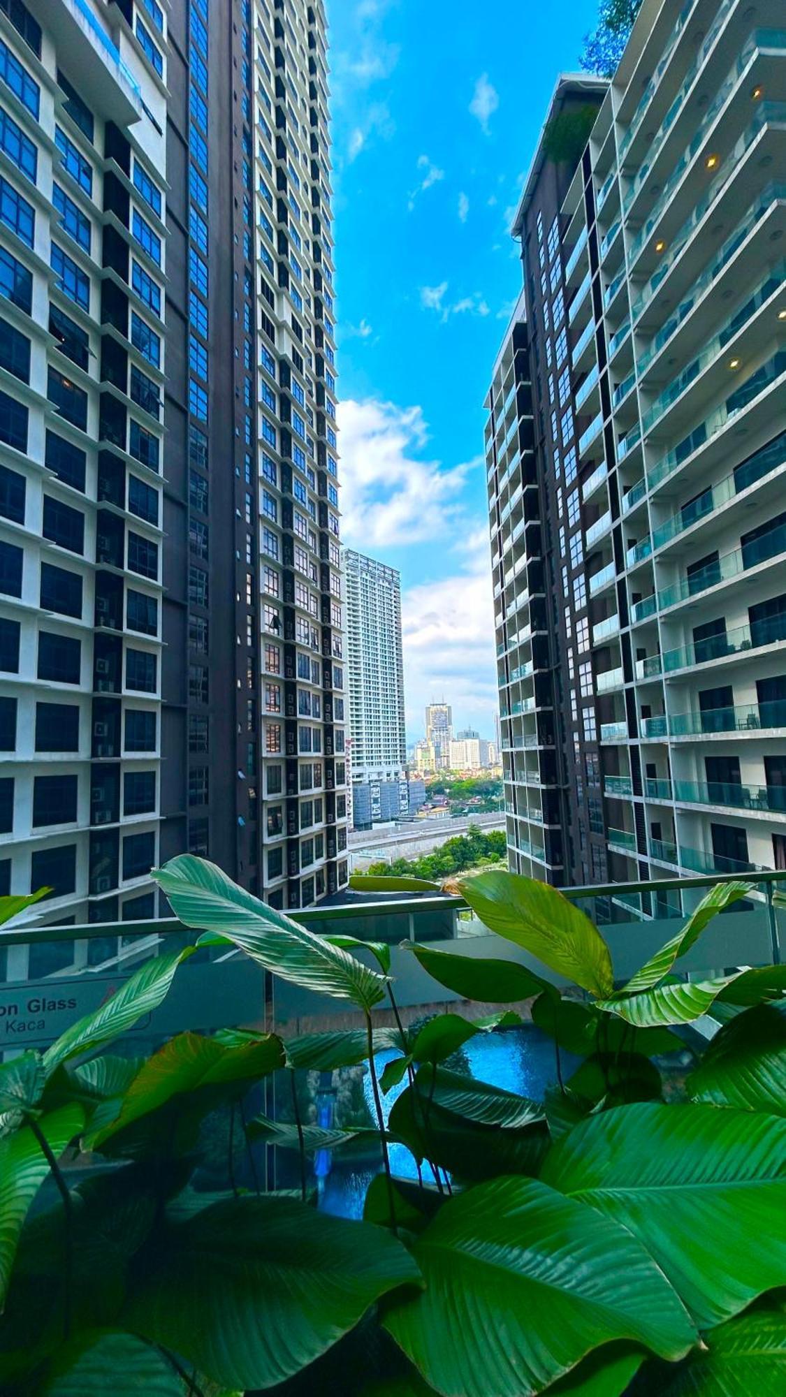 Apartment Summer Klcc By Impexia